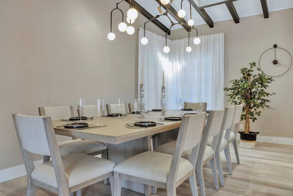 Stunning 2 Story Villa With Pool Форт Лодърдейл Екстериор снимка